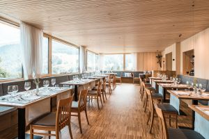 Restaurant Kesslers Walsereck Naturhotel Chesa Valisa Biohotel Kleinwalsertal 23 S